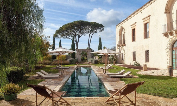 Alezio Villa | Casino Doxi Stracca - Seven Bedroom Villa, Sleeps 14