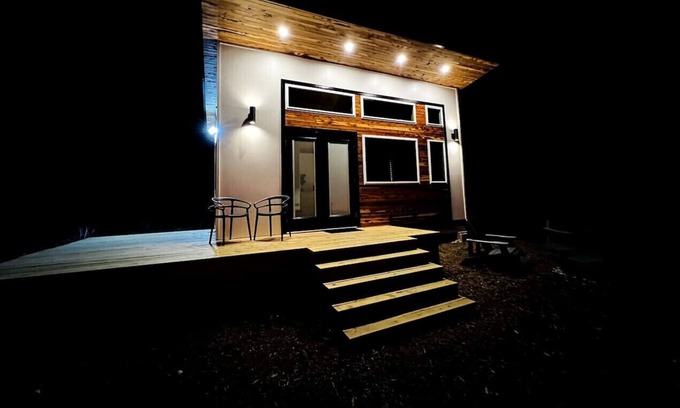 Athens House | Casita 1 · Great getaway in nature near lakes & shopping. C1