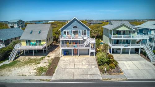 Surf City House | Cast-A-Waves - Ocean View Home with Pool and Hot Tub