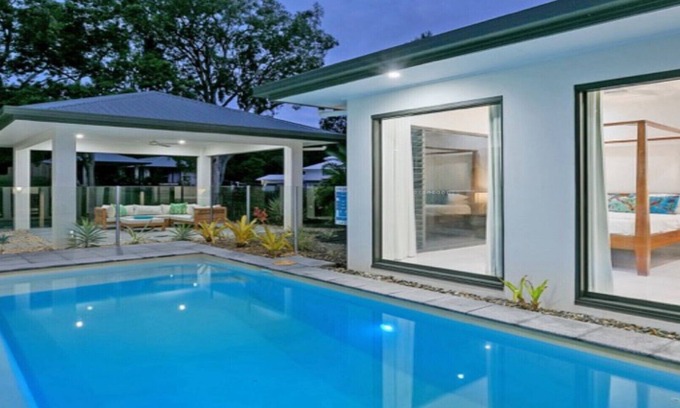 Palm Cove House | CASTAWAYS @ PALM COVE