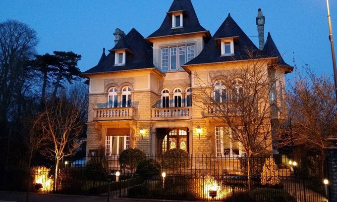 Bayeux House | Castel Bayeux Guesthouse