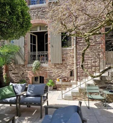 Fougeres - Sevigne Bed & Breakfast | Castel Jolly