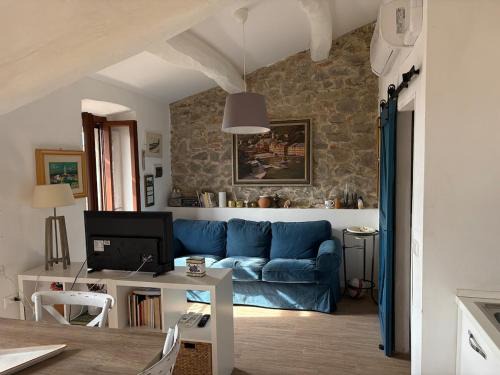 Passignano sul Trasimeno Apartment | Castle Apartment with Lake View