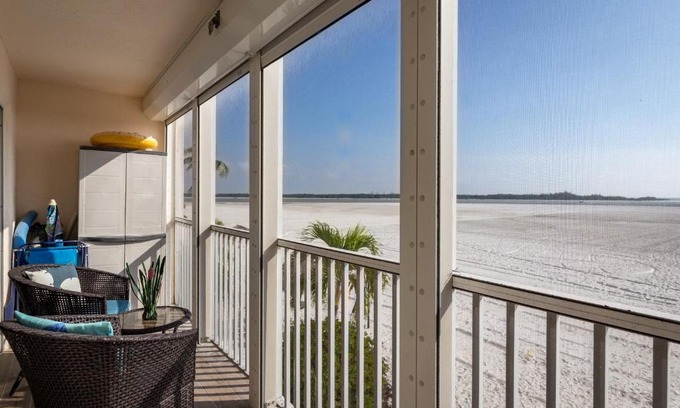 South Island Apartment | Castle Beach 105, Gulf Front, 2 Bedrooms, , Elevator, Sleeps 6, Heated Pool