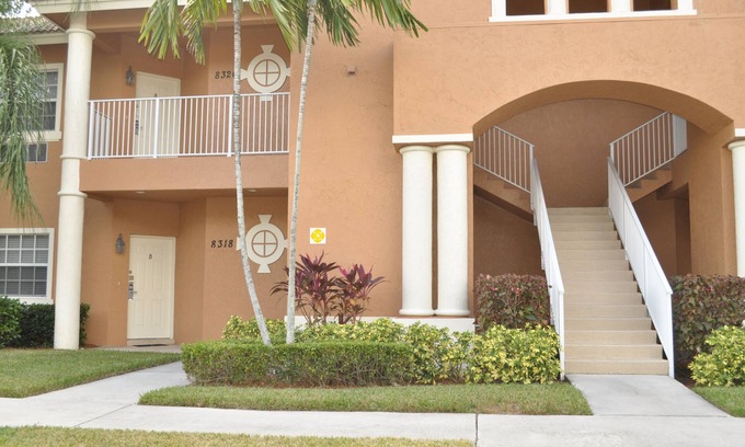 Port Saint Lucie Condo | CASTLE PINES STUDIO SIDE B -PGA VILLAGE GOLF COMMUNITY