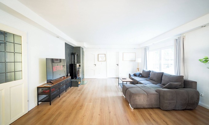 Orth Apartment | Castle view: A1connection/fireplace/parking/kitchen