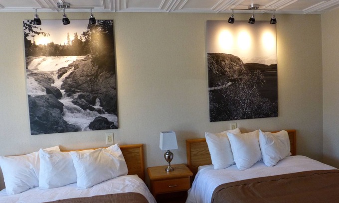 Algoma District Hotel | Catalina Motel