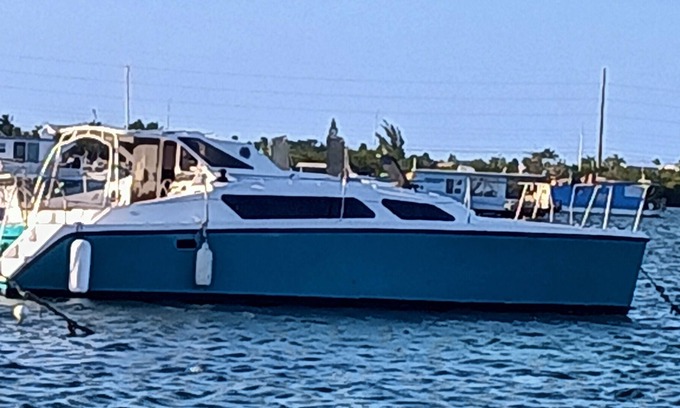 Key West Boat Rental | Catamaran with kayak