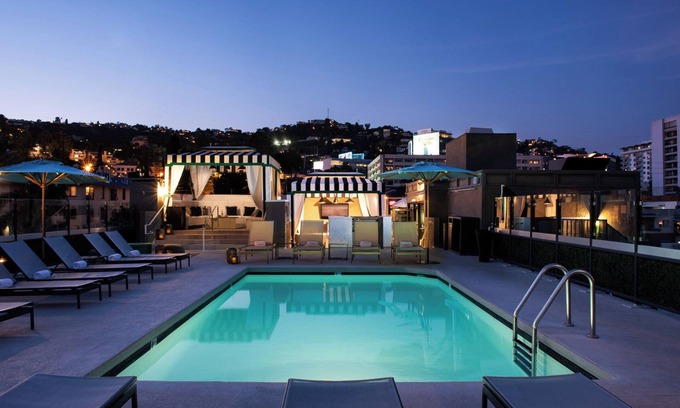 Norma Triangle Hotel | Catch A Glimpse of Los Angeles City Life in Modern Suite! Rooftop Pool, Parking!