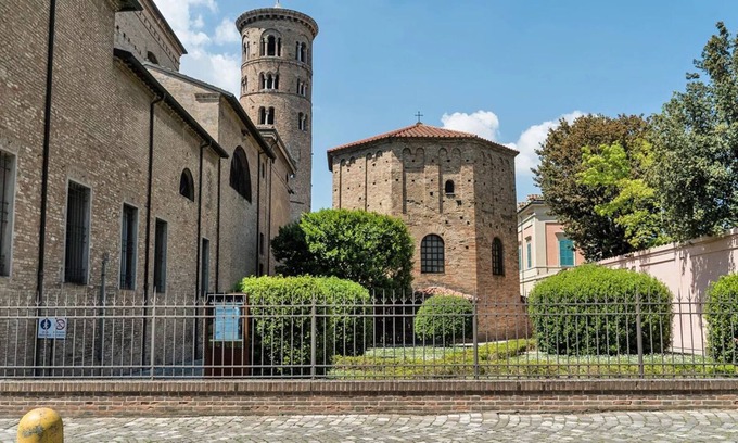 Ravenna Apartment | [Cathedral - City Center] Elegant apartment with suite