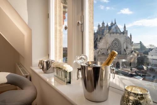 Exeter Apartment | Cathedral View - An Exclusive Private Apartment on Cathedral Green, Exeter