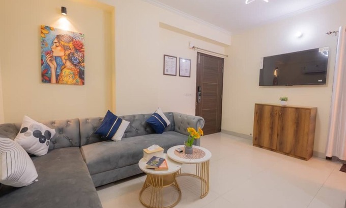 Tonk Phatak Apartment | Cayetana Luxury Homestays 3BHK With Jacuzzi