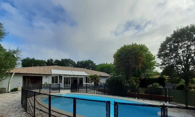 Cazaux House | Cazaux Large house for 12 people with swimming pool and garden - near the lake