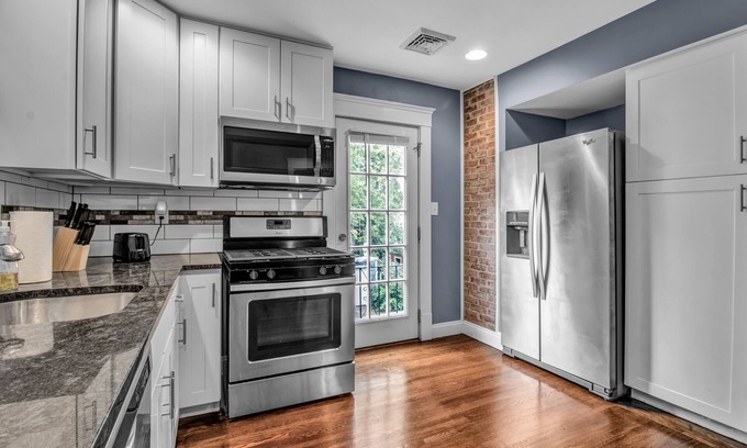 Buffalo Apartment | Cazenovia Park Space