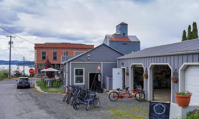 Harrison House | CDA Bunkhouse in Harrison
