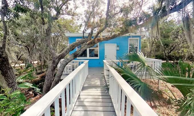 Cedar Key Cottage | Cedar Key IslandCoastalHeavenCottage Kayak to island beach! .Pets stay free!