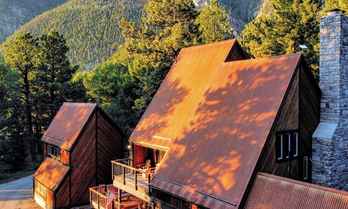 Buena Vista House | Cedar Lodge - private and spacious home - enjoy a cozy fire!