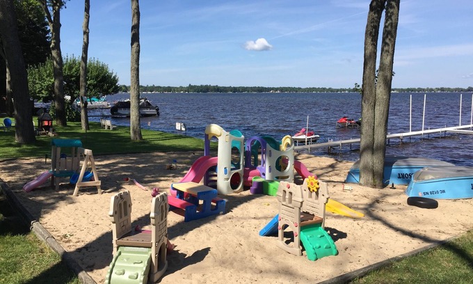 Prudenville Cottage | Cedar Oaks Lakeside Resort - Houghton Lake - Formally Ohana/Riviera Resort.