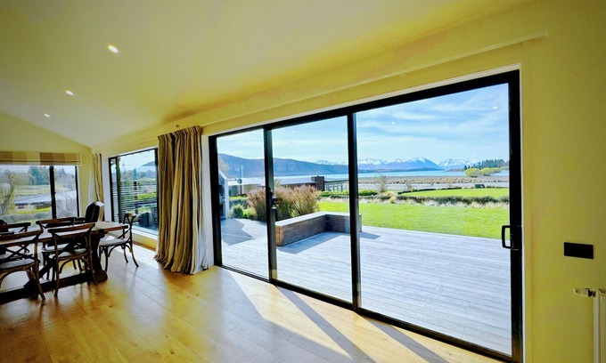Lake Tekapo House | Cedar View