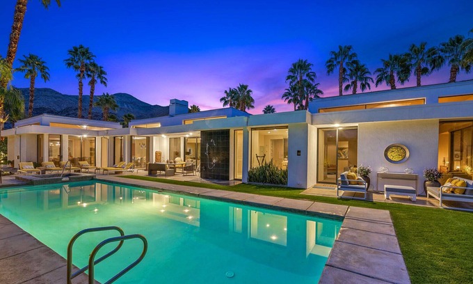 Palm Springs House | 'Celebrity Hideaway' Stunning Views & 4 Suites in