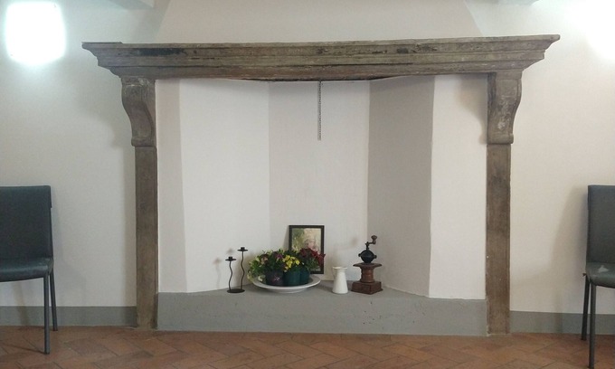 Pistoia Apartment | (Center) Royal Palace Apartment in historic mansion