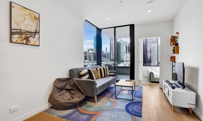 Melbourne Central Business District Apartment | Central 15th floor Apt. near Flagstaff & QV Market