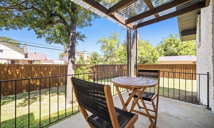 Park Central House | Central 4bd home, hwy access, close 2 everything