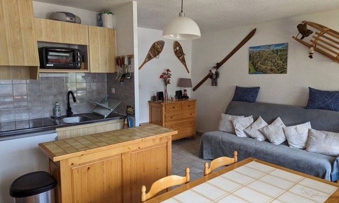 Saint-Jean-dʼAulps Apartment | Central apartment, 40m², ski-in/ski-out, cable car, 1 bedroom
