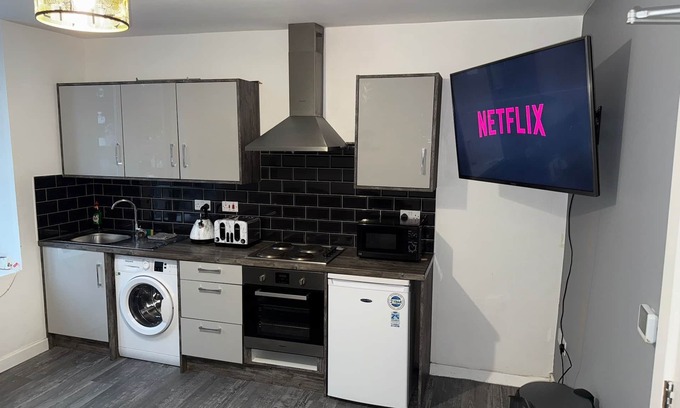 The Westside Apartment | Central Apartment | Broadway Plaza | Smart TVs
