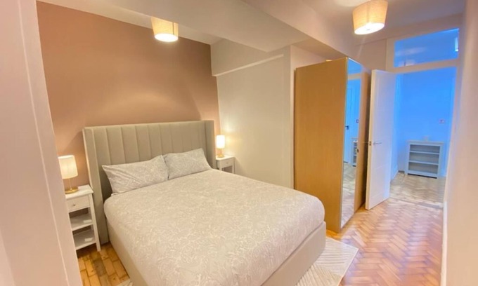 City of Westminster Apartment | Central Apartment in Marlyebone - 2 Bed - 4 Adults - WiFi & Netflix Included