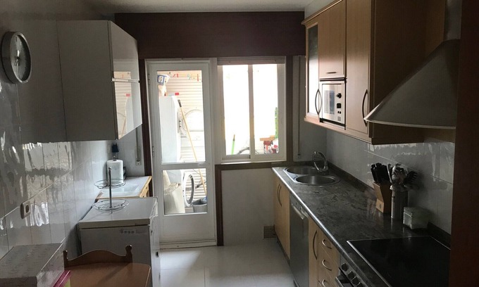 O Grove Apartment | Central apartment with 3 bedrooms, all exterior and garage included.