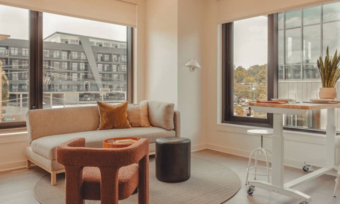 Old Fourth Ward Hotel | Central ATL Stay w/Washer & Dryer | Skyline View Near Downtown Hotspots
