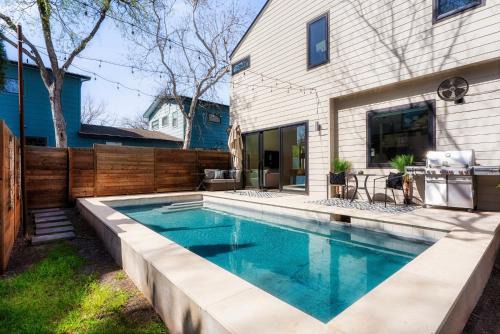 Brentwood House | Central Austin Oasis with Pool - Sleeps 9