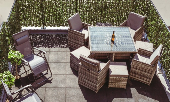Eastbourne City Centre Apartment | Central Breaks - dog friendly, spacious apartment with roof terrace