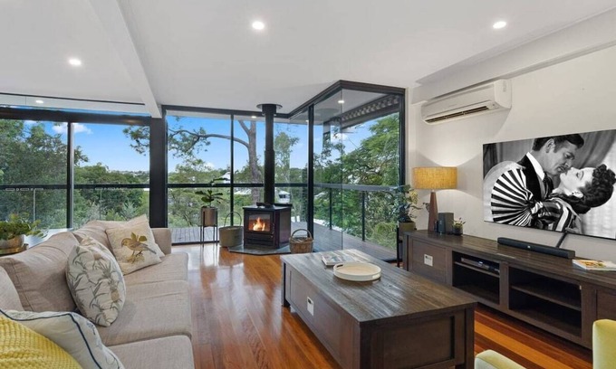 Seven Hills House | Central Brisbane Family Home|Calm Springs|Pool