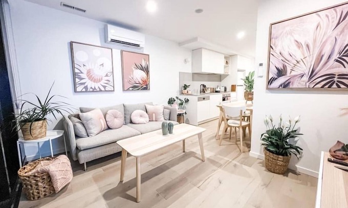 Canberra City Centre Apartment | Central Canberra Luxury Apartment for 4