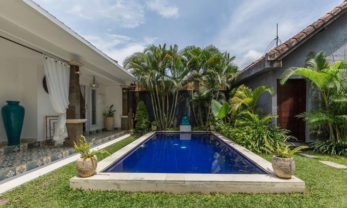 Seminyak Villa | Central & Charming 3bedr with private pool
