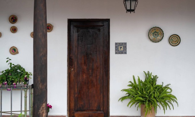 Antigua Guatemala Apartment | Central colonial apartment with private balcony