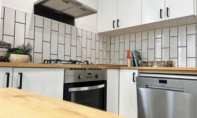 Ballarat House | Central comfortable home great for short/long stay close to Sovreign Hill