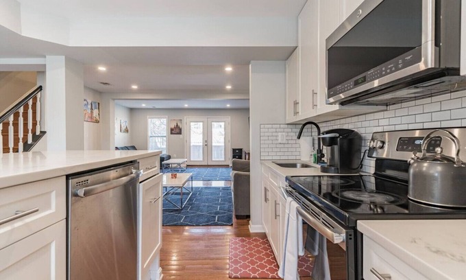 Pleasant Plains Apartment | Central Convenient Home | Free Parking | DCottage