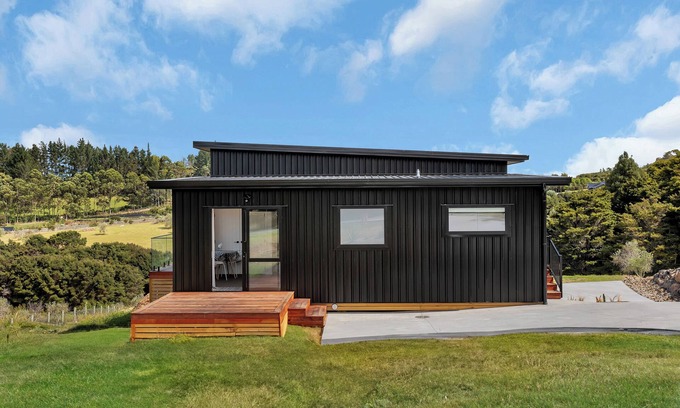 Mangawhai Cottage | Central Couples Retreat – Mangawhai Heads Unit