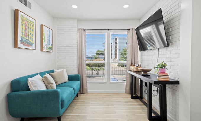 Dallas Apartment | Central Dallas Stay- Med District Gem minutes from Oak Lawn & D-Town Dallas