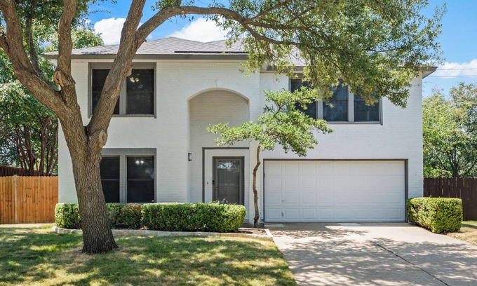 Frisco House | Central Frisco 4BR 8Bed Quiet Villa w/Pool & Game