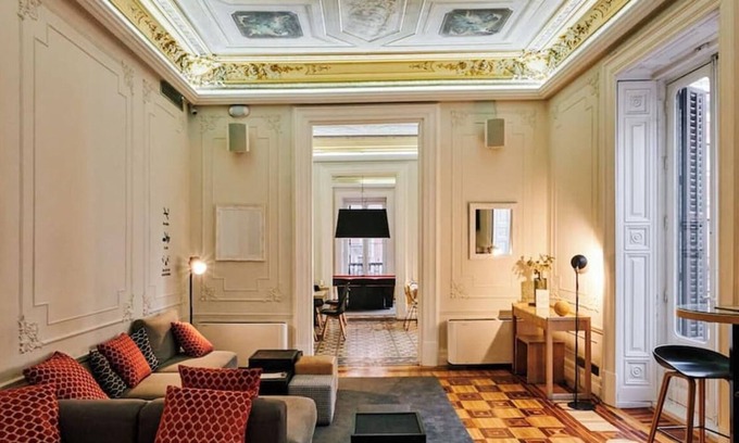 Sol Bed & Breakfast | Central Guest House! BIG GROUPS WELCOME!