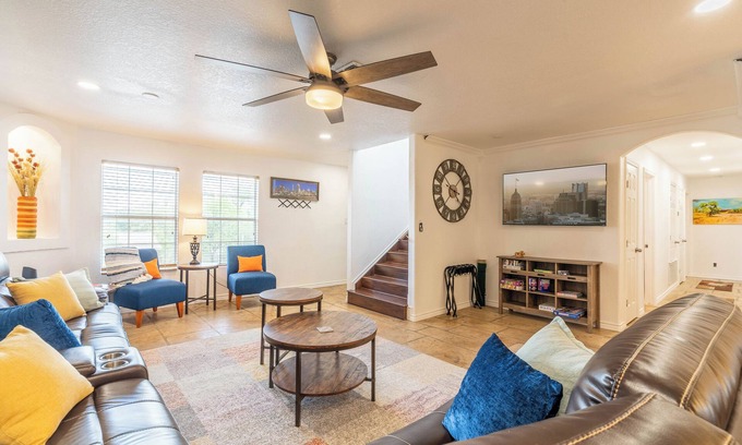 West San Antonio House | Central Home w/Hot Tub, Pets OK, Loft & Garage