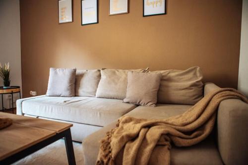 Bergeborbeck Apartment | Central-Living brown - Wifi - Netflix - 5 Pers