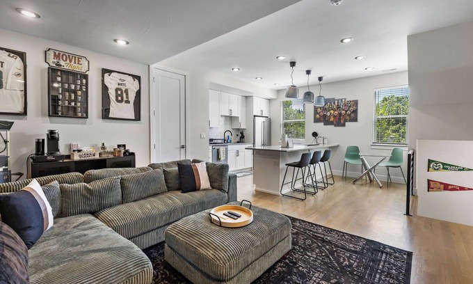 University Hills House | Central Modern Denver Townhome w Private Rooftop Near DU