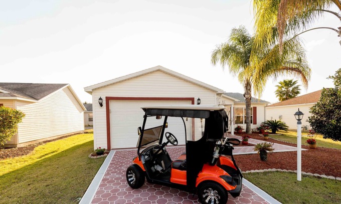 Duval House | Central retreat in the Villages