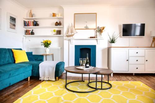 Broadstairs Apartment | Central, Seaview Apartment, 3 beds, 2 baths, kid & dog friendly at The Lookout Broadstairs