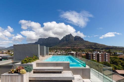 Rondebosch Apartment | Central Southern Suburbs Leafy Village Neighbourhood